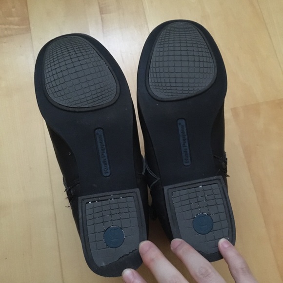 Hush Puppies leather ankle booties with buckles - Picture 7 of 7